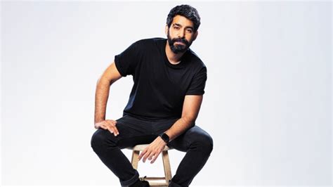 Rahul Kohli on His Midnight Mass Brown, Bearded。